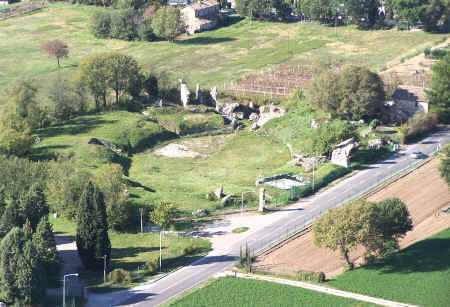 spello roman amphitheatre 